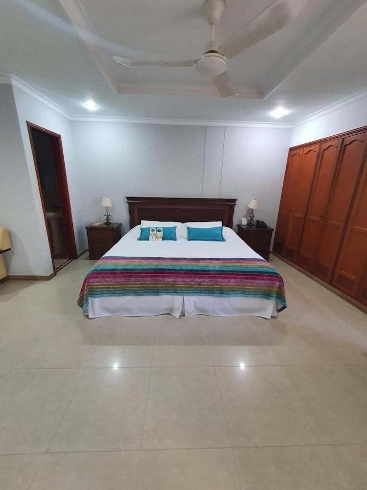 Hotel Costa Bonita Montería Екстериор снимка